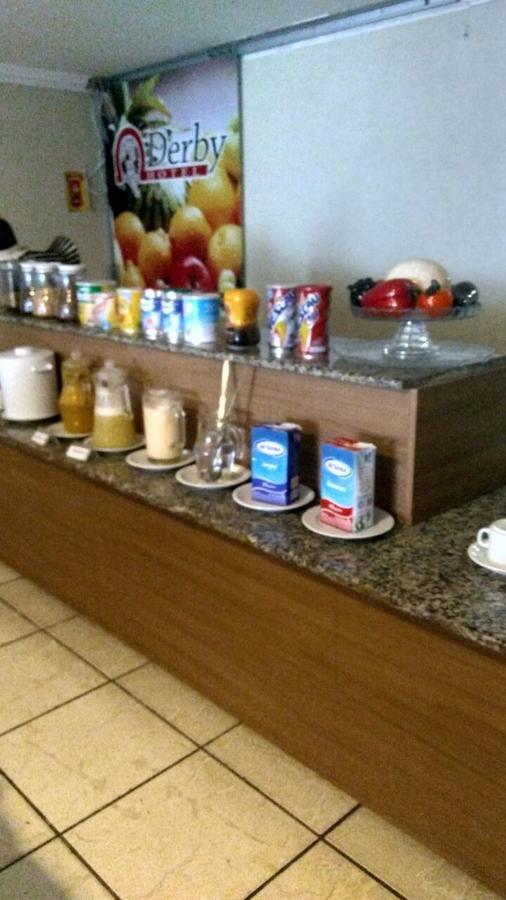 Derby Hotel Собрал Екстериор снимка